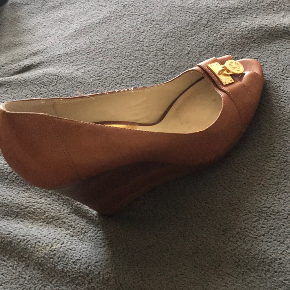 Peep toe Michael Kors wedges